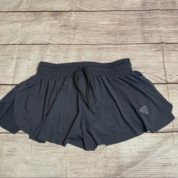 Keiki kona Gray 2 in 1 Flowy fitness Shorts Size Medium - Picture 3 of 13